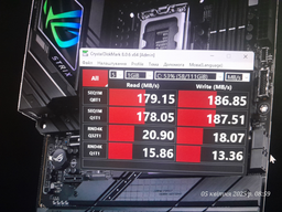 Накопичувач SSD Patriot Burst Elite 960GB 2.5" SATA III (6Gb/s) 3D TLC NAND (PBE960GS25SSDR) фото від покупців 2