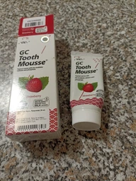 Ремінералізуючий захисний крем GC Tooth Mousse для чутливих зубів з смаком полуниці та дині фото от покупателей 2