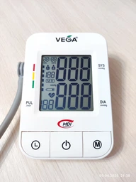 Тонометр автоматический VEGA VA-340 с индикатором аритмии фото от покупателей 13