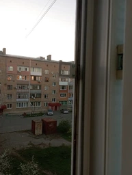 Ручка для москитной сетки металлическая "Плоская" коричневая фото от покупателей 1