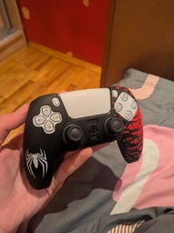 Качественный защитный силиконовый чехол Marvel`s Spider-Man 2 (Red) для геймпада Sony DualSense PS5 + накладки на стики фото от покупателей 5