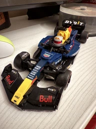 Конструктор LEGO Speed Champions Автомобіль для перегонів F1 Oracle Red Bull Racing RB20 251 деталь (77243) фото від покупців 8