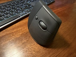 Мышь беспроводная Logitech Lift Vertical Ergonomic Белая (910-006475WH) 260539 фото от покупателей 3