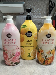 Гель для душа с ароматом розы и цвета вишни Aekyung Shower Mate perfumed rose & cherry blossom 900 мл (8801046259863)