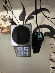 Беспроводная зарядка magsafe док станция 3 в 1 зарядная магнитная QINETIQ S5 23W подставка держатель для apple айфона часов наушников телефона быстрая на айфон iphone airpods iwatch эпл вотч Qi2 сертифицированная с часами экраном и колонкой gray + адаптер фото от покупателей 1