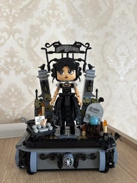 Конструктор LEGO Wednesday фігурка Венздей Аддамс (76780) [165839]
