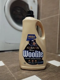 Жидкое средство для стирки Woolite для черных и джинсовых тканей с кератином 900 мл (5900627090413) фото от покупателей 15