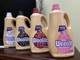 Жидкое средство для стирки Woolite для черных и джинсовых тканей с кератином 900 мл (5900627090413) фото от покупателей 14