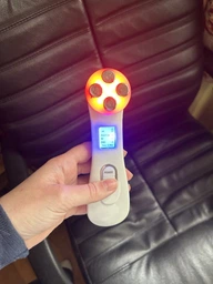 Массажер для лица микротоковый ультразвуковый с функцией EMS RF и LED светотерапии с микротоками скрабер с эффектом лифтинга и омоложения кожи 5в1 фото от покупателей 6