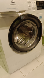 Стиральная машина узкая Electrolux PerfectCare 600 EW6SM426BU фото от покупателей 7