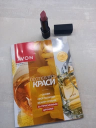 Увлажняющая матовая губная помада Avon «Ультра», Нежный лиловый/Pure Pink, 3,6 г фото от покупателей 1