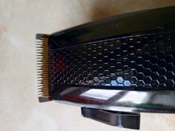 Машинка для стрижки волос профессиональная Gemei GM-807 PROFILINE Red 9 Вт питание от сети с титановыми ножами и регулятором длины + 4 насадки (45313 IM)