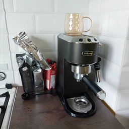 Кофеварка рожковая DeLonghi EC 685 W 51мм White фото от покупателей 14