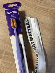 Ортодонтическая зубная щетка Nordics Premium Ortho 6580 для брекетов-ретейнеров-элайнеров Фиолетовая с фиолетовой щетиной (3800501908013) фото от покупателей 4