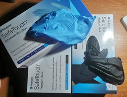 Рукавички Medicom SafeTouch® Premium нітрилові без пудри текстуровані розмір L 100 шт. Чорні 5,0 г (1187H)