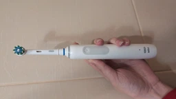 Электрическая зубная щетка Oral-B Pro 3 Sensitive Clean 3000 (4210201291237)