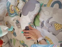 Розвиваючий килимок з музикою та світлом Qkids Park плюшевий дитячий килимок зі світлодіодною дугою підвісні іграшки фото від покупців 3