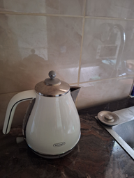 Электрочайник DeLonghi Icona Capitals KBOC2001.W