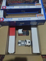 Металлическая модель грузовика Bburago Mercedes-Benz Actros Gigaspace 1:43 (4893993002856) фото от покупателей 4