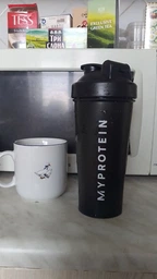 Шейкер My Protein Shaker with metall bal 700 мл чорний фото від покупців 6