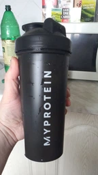 Шейкер My Protein Shaker with metall bal 700 мл чорний фото від покупців 2