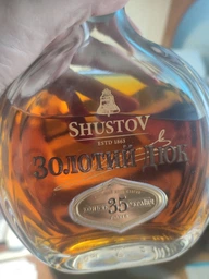 Коньяк Шустов Золотой Дюк 35 0.7 л 40% в подарочной упаковке (4820000947756) фото от покупателей 1