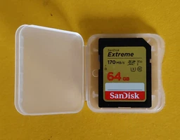 Карта памяти SD 32Gb SanDisk Extreme V30 C10 UHS-I U3 (SDSDXVT-032G-GNCIN) фото от покупателей 6