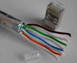 Конектор Vention Cat.6A FTP RJ45 50 шт зі вставкою, 3-зубі контакти Сріблястий прозорий (IDFR0-50) фото від покупців 1