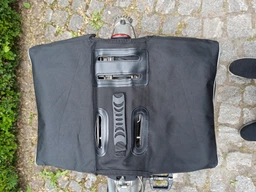 Велосипедна сумка West Biking 0707238 Black на багажник об'єм 30L фото від покупців 2