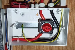 Щит навесной Schneider Electric Easy9 EU 12 модулей с белой дверью (EZ9EUD112)