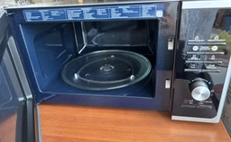 Мікрохвильова піч SAMSUNG MG23F302TAK/UA фото від покупців 6