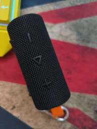 Портативна колонка Xiaomi Sound Pocket 5W QBH4269GL Black фото від покупців 3