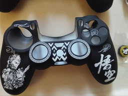 Якісний захисний силіконовий чохол Black Myth: Wukong (White) для геймпаду Sony DualShock (PS4) + накладки на стіки фото від покупців 1