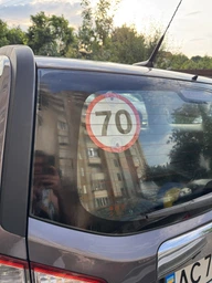 Знак на авто "70" на 2-х присосках зйомний фото від покупців 1