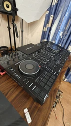 DJ контролер Denon DJ Prime 4+. Black