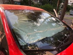 Солнцезащитный зонт на лобовое стекло автомобиля с чехлом, автошторка от солнца и жары, складной экран для авто, защита салона от перегрева, шторка на ветровое стекло, солнцезащитная завеса для машины, черная 125×79 см фото от покупателей 5