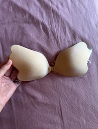 Силиконовый бюстгальтер-невидимка самоклеющийся Fly bra Бабочка на застежке впереди, на чашку D бежевый