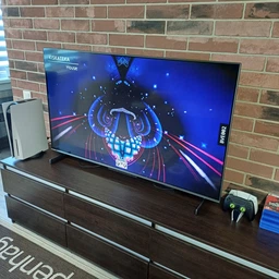 Телевізор ERGO MiniLED 55 дюймів QLED Титановий 4K 120Гц Dolby Vision (683003) фото від покупців 4