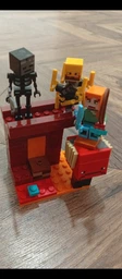 Конструктор Lego Minecraft Битва с лавой в Незере, 99 деталей 21266
