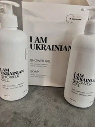 Подарочный набор DeLaMark I am Ukrainian Гель для душа с ароматом розы, грейпфрута, амбры 500 мл + Жидкое мыло с ароматом кожи, пачули, сандала 500 мл (4820152333483)