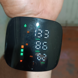 Автоматический Тонометр на Запястье с Голосовым Монитором Blood Pressure Monit фото от покупателей 1