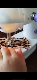 Портативная швейная машинка Sewing machine с 2 режимами скоростей Бытовая электрическая мини-машинка для шитья с подсветкой от сети + Педаль