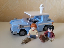 Конструктор LEGO Harry Potter Летючий Форд «Англія» 165 деталей (76424)