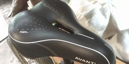 Седло велосипедное AVANTI SD-189 GEL с прорезью и гелевой вставкой, черное с синим