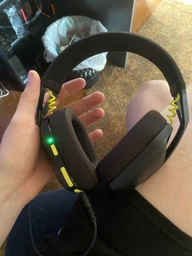 Наушники Logitech G435 LIGHTSPEED Wireless Gaming Headset - Blue (981-001062) сине-фиолетовые фото от покупателей 5