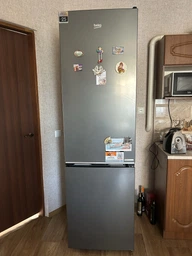 Холодильник із морозильною камерою Beko B5RCNA405HMG фото від покупців 2