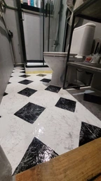 Аэрозольная краска Montana Marble EM3000 Red (Красная) 400 мл фото от покупателей 1