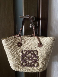 Солом'яна сумка Loewe Anagram large з шкіряними ручками Коричневий