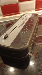 Вакуумный упаковщик для дома кухни с ножом резаком Vacuum Sealer вакууматор для еды продуктов питания сухих и влажных овощей и мяса прибор для упаковки пищи вакуумные упаковщики комплект гофрированные пакеты 10 шт HZ-001 фото от покупателей 16