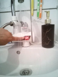 Водонагрівач проточний, міні-бойлер електричний з LCD екраном та душем Delimano фото от покупателей 8